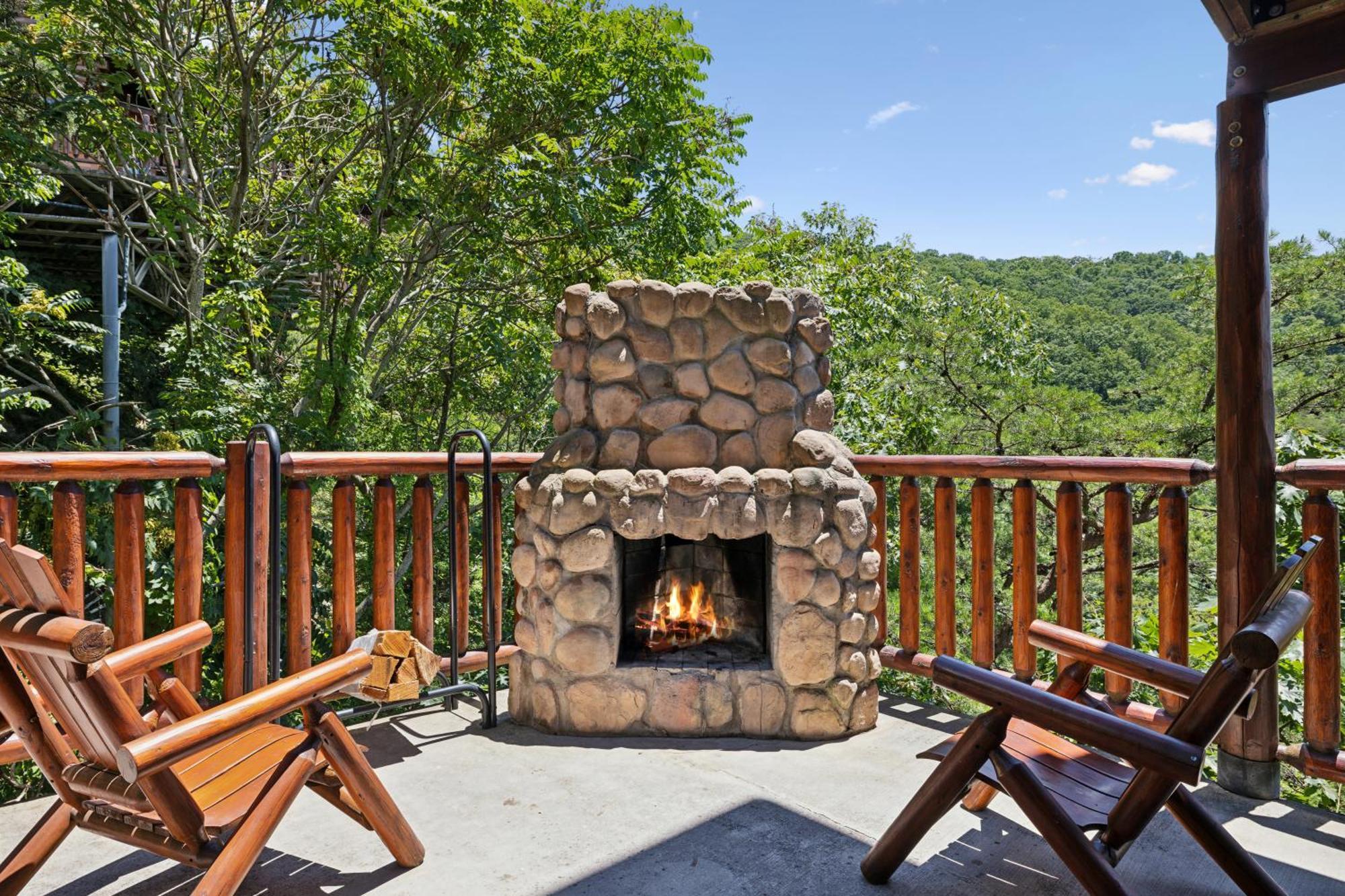 Amazing Views, Pool, Hot Tub, Game Room Sevierville Exterior photo